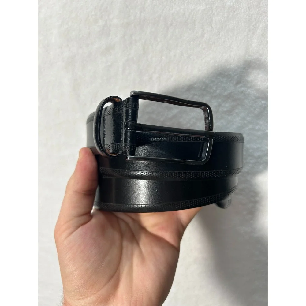 Johnston & Murphy Mens Size 40 Black Leather Made in Italy Adjustable Belt
